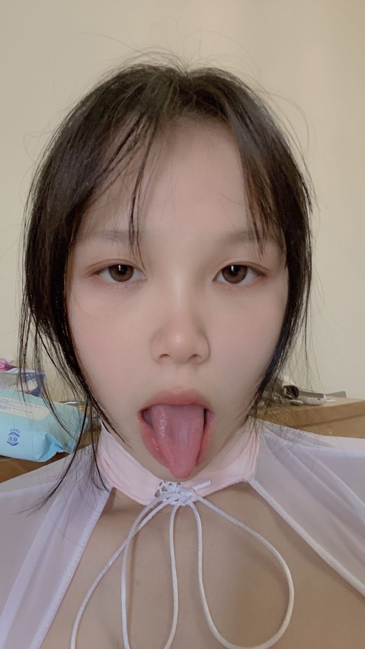 【2023-06-01】Taking all off outside..💓.m4v
